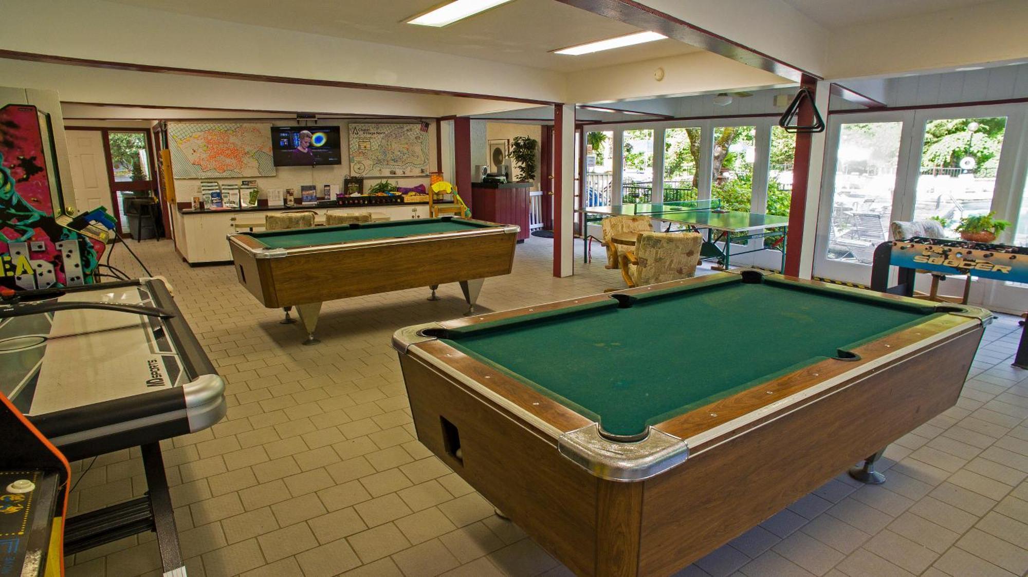 Three Bears Den, Hot Tub, Pool Table, Pool Access, 1089 Free Tickets Each Paid Day, Dollywood Inclu Βίλα Gatlinburg Δωμάτιο φωτογραφία